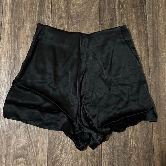 NWOT ZARA black satin zippered shorts - Picture 4 of 7